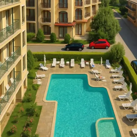 Golden Hermes, Z Basenem 阳光海滩