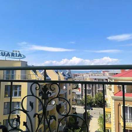 Apartman Golden Hermes, Z Basenem Napospart