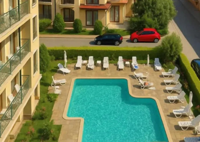 Golden Hermes, Z Basenem 阳光海滩