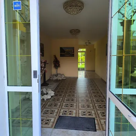 Apartament Golden Hermes, Z Basenem