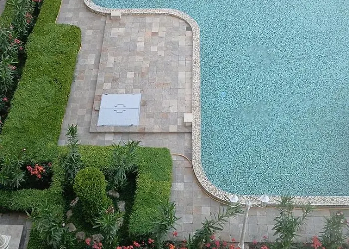 Apartment Golden Hermes, Z Basenem Slantschew brjag