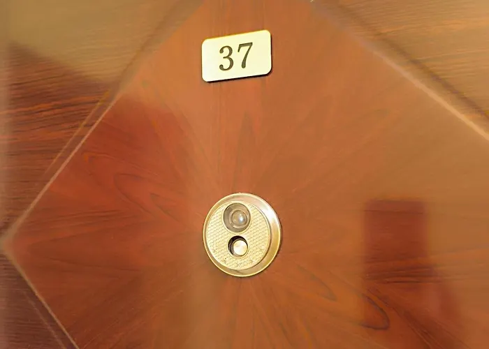 Golden Hermes, Z Basenem דירה סאני ביץ'