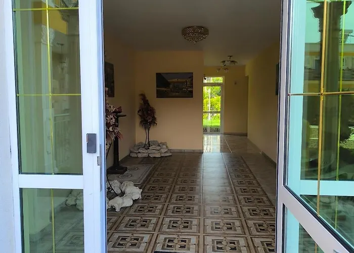 דירה Golden Hermes, Z Basenem